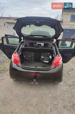 Хэтчбек Peugeot 208 2014 в Николаеве