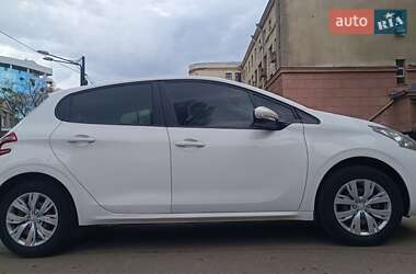 Хэтчбек Peugeot 208 2013 в 