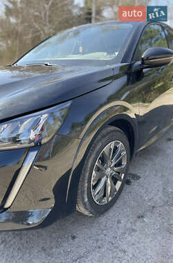 Хэтчбек Peugeot 208 2022 в 