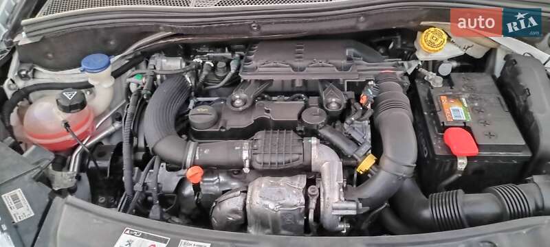 Хетчбек Peugeot 208 2015 в Києві