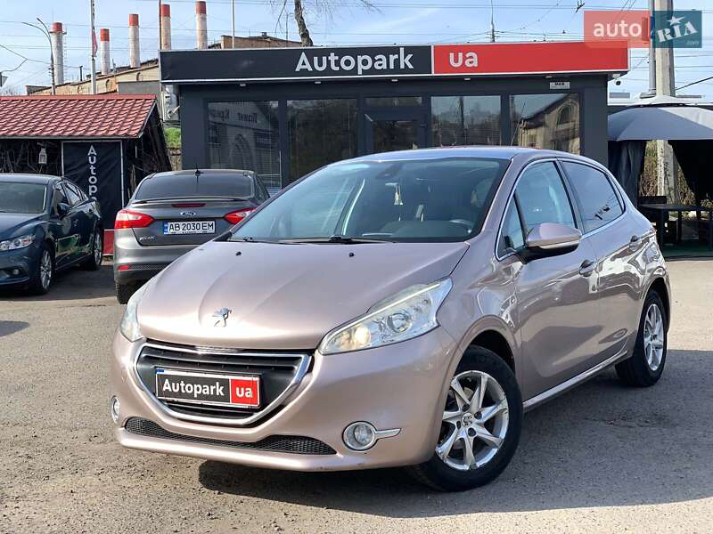 Хетчбек Peugeot 208 2013 в 
