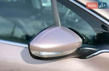 Хетчбек Peugeot 208 2013 в 