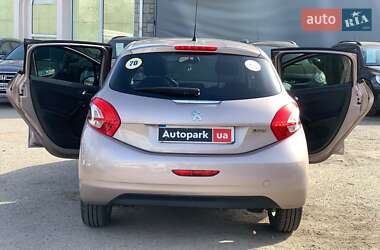 Хетчбек Peugeot 208 2013 в 