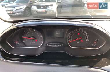 Хетчбек Peugeot 208 2013 в 