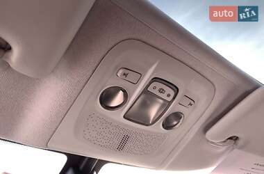 Хетчбек Peugeot 208 2013 в 