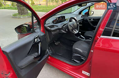 Хэтчбек Peugeot 208 2013 в 