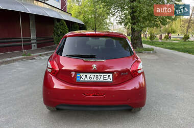 Хэтчбек Peugeot 208 2013 в 