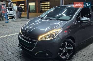 Хетчбек Peugeot 208 2017 в 
