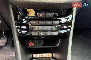 Хетчбек Peugeot 208 2017 в 