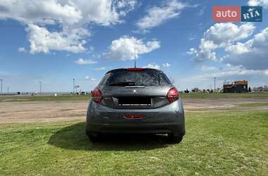 Хетчбек Peugeot 208 2017 в 