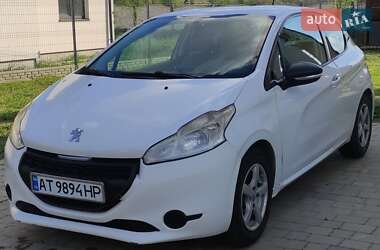 Хетчбек Peugeot 208 2013 в Івано-Франківську