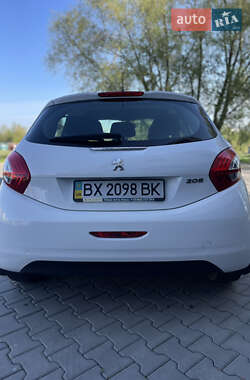 Хэтчбек Peugeot 208 2013 в 
