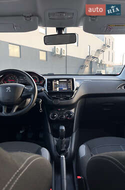 Хэтчбек Peugeot 208 2013 в 