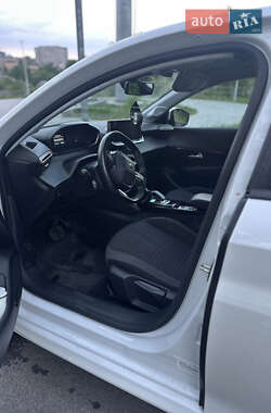 Хетчбек Peugeot 208 2020 в 
