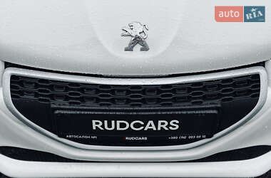 Хэтчбек Peugeot 208 2014 в 