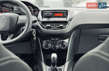 Хэтчбек Peugeot 208 2014 в 