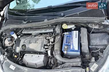 Хетчбек Peugeot 208 2013 в 