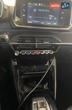 Хэтчбек Peugeot 208 2023 в 