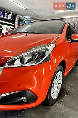 Хэтчбек Peugeot 208 2016 в 