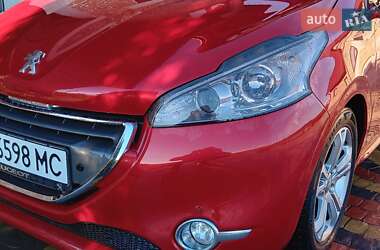Хэтчбек Peugeot 208 2013 в Львове