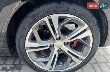Хетчбек Peugeot 208 2013 в 