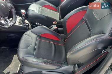 Хетчбек Peugeot 208 2013 в 