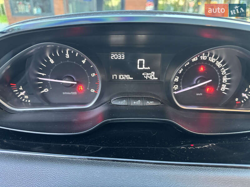 Хетчбек Peugeot 208 2016 в Києві