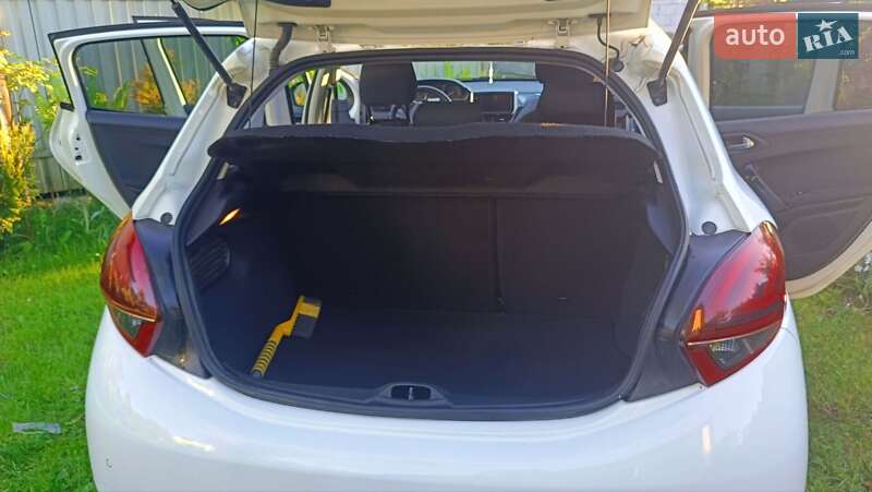 Хетчбек Peugeot 208 2019 в Львові фото 13 Хетчбек Peugeot 208 2019 в Львові