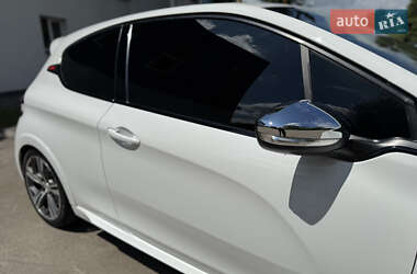 Хетчбек Peugeot 208 2013 в 
