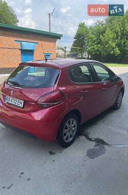 Хетчбек Peugeot 208 2016 в 