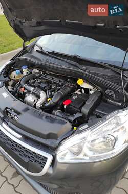 Хэтчбек Peugeot 208 2014 в 