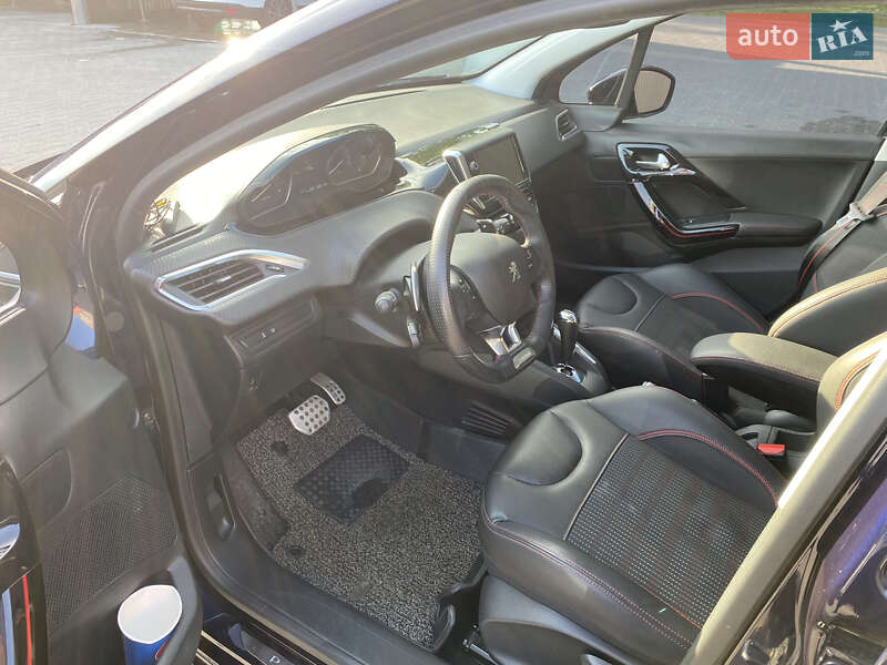 Хетчбек Peugeot 208 2016 в Львові