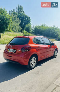 Хэтчбек Peugeot 208 2016 в 