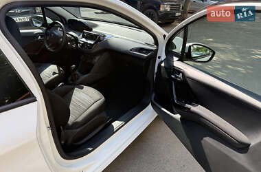 Хэтчбек Peugeot 208 2016 в 