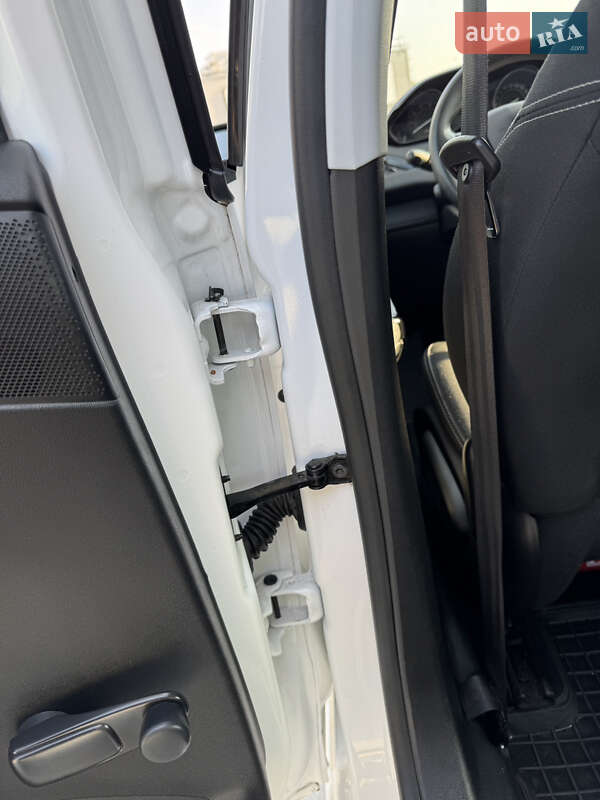 Хетчбек Peugeot 208 2019 в Києві