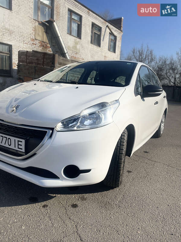 Хэтчбек Peugeot 208 2014 в Кременчуге