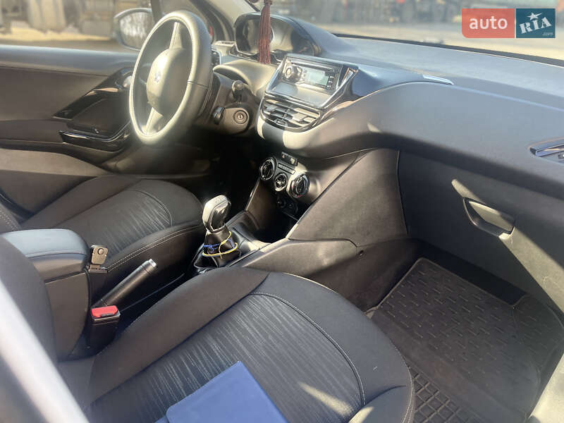 Хэтчбек Peugeot 208 2014 в Кременчуге
