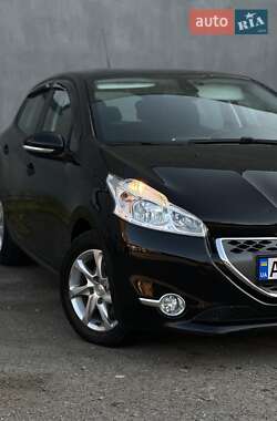 Хэтчбек Peugeot 208 2013 в 