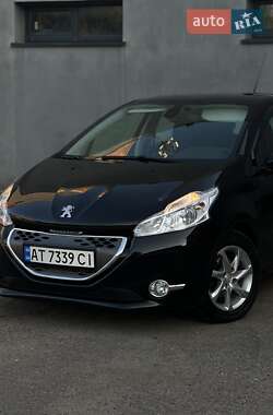 Хэтчбек Peugeot 208 2013 в 