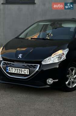 Хэтчбек Peugeot 208 2013 в 