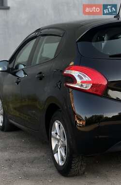 Хэтчбек Peugeot 208 2013 в 