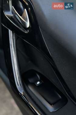 Хэтчбек Peugeot 208 2013 в 