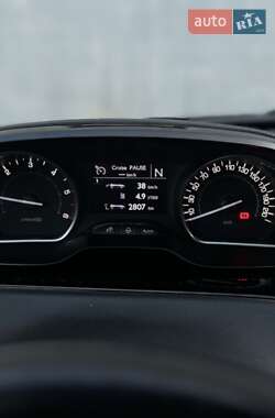 Хэтчбек Peugeot 208 2013 в 