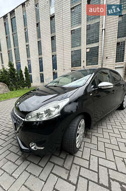 Хэтчбек Peugeot 208 2015 в Киеве