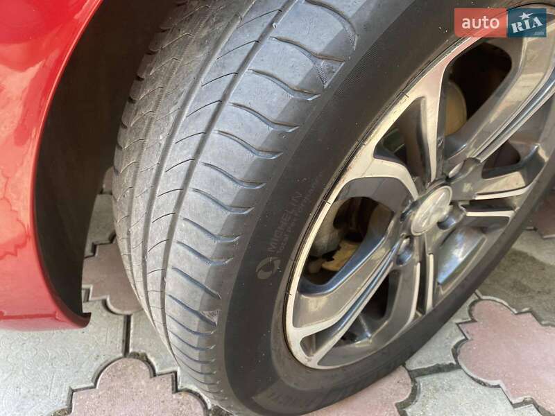 Хетчбек Peugeot 208 2014 в Львові