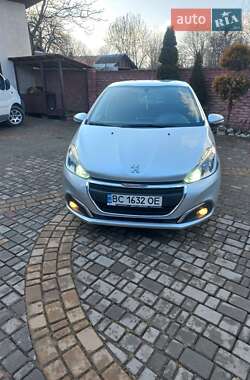Хетчбек Peugeot 208 2015 в 