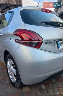 Хетчбек Peugeot 208 2015 в 