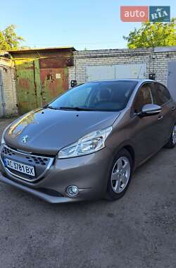 Хетчбек Peugeot 208 2012 в Луцьку
