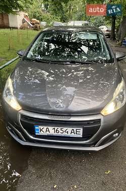 Хэтчбек Peugeot 208 2019 в Киеве