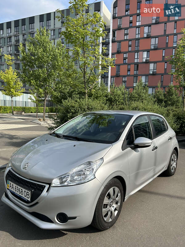 Peugeot 208 2013
